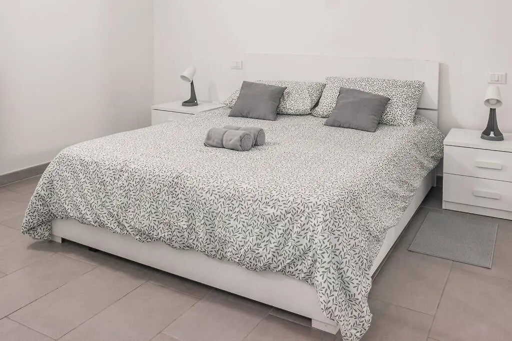 Staurenghi Blue Apartment Varese 0*,  Italy